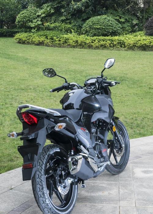 体验五羊-本田新幻影150的独特风格