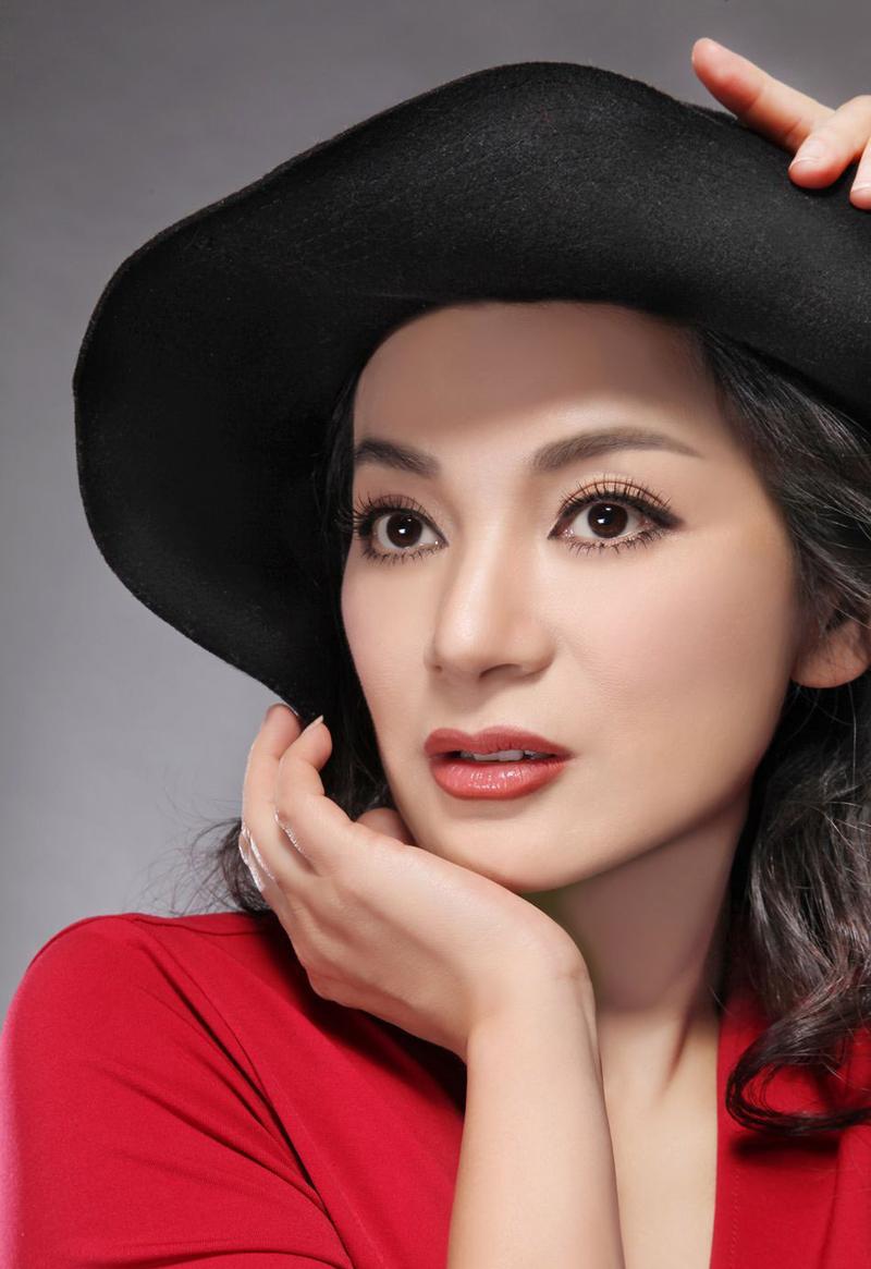 精致五官阎青妤