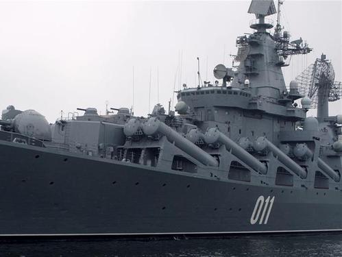 "瓦良格"号导弹巡洋舰是俄罗斯"光荣级"巡洋舰的第三艘.