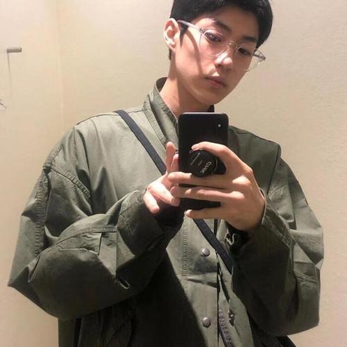 阳光帅气男生头像