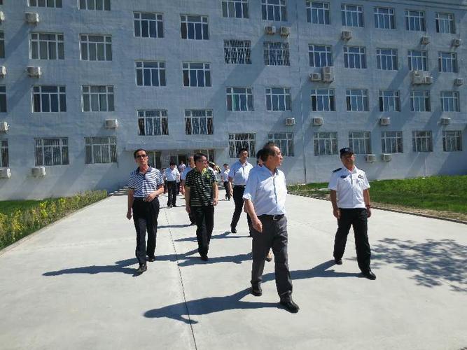 石河子银监分局组织干部赴北野监狱进行警示教育活动