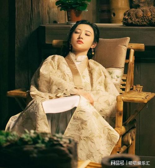 李木戈导演新剧官宣,彭小苒担任女一号,男主被传是任嘉伦