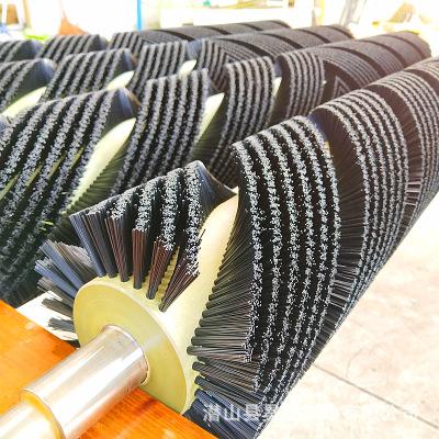 工业除尘毛刷辊尼龙丝植毛滚刷人字形螺旋辊刷板面碎屑清扫刷辊