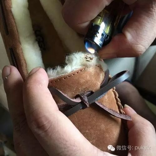 燃烧时会有类似烧头发的蛋白质燃烧味道! 纯羊毛无疑!