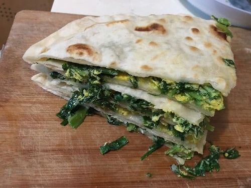 烙韭菜饼⊙韭菜鸡蛋新吃法,烙成饼比包饺子好吃100倍,挑食的老婆都吃