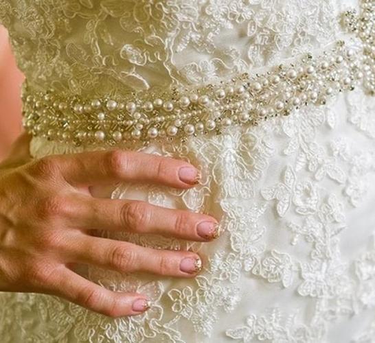 新娘指甲和妆容一样重要!7个婚礼美甲方案