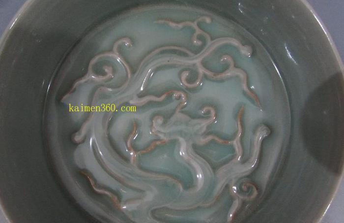 宋代官窑青白釉雕刻草龙纹洗