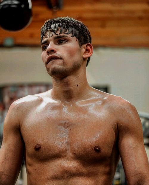 拳王瑞恩加西亚ins照片自取