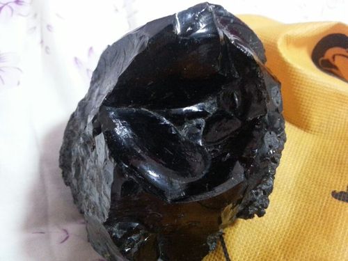 真品玻璃陨石哪里能出手?