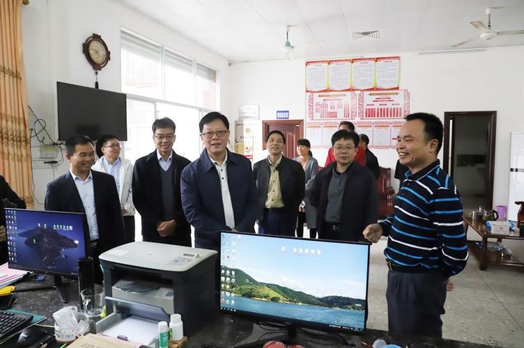 吴刚强到高州市曹江镇调研指导村(社区)"两委"换届选举工作