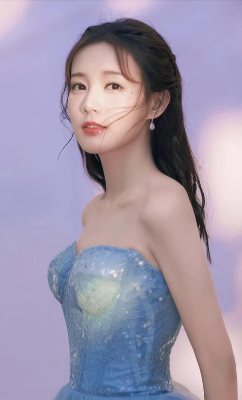 李一桐个人写真集:俏丽可爱,甜美迷人!