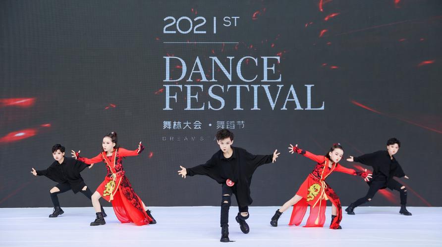 舞林大会深圳半决赛荣耀之战正式打响!高手过招,精彩纷呈