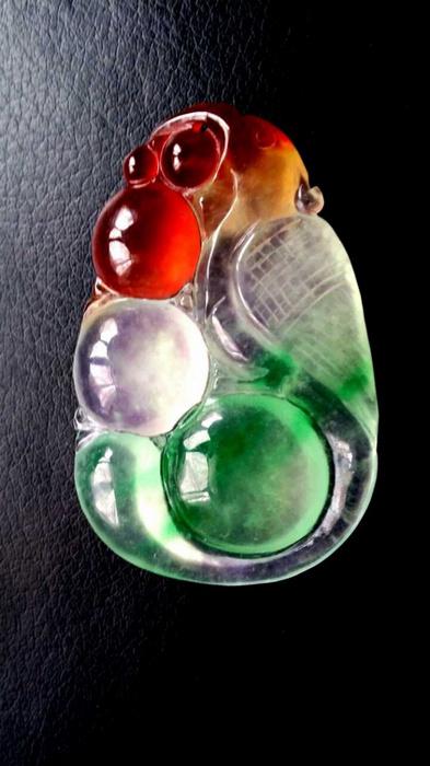 国宝帮九月"极品老翡翠"巡展.进来前先戴个太阳镜