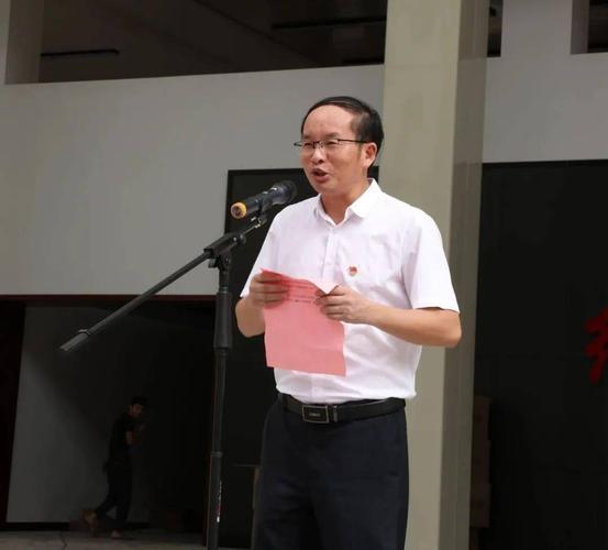 石城中学全体教职工入驻新校区!