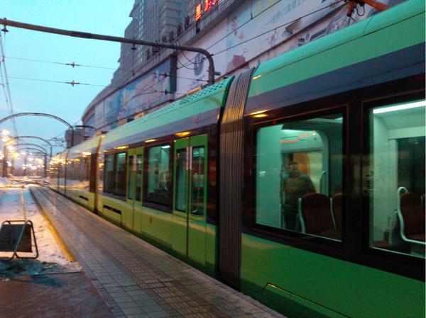 长春轻轨3号线始发站,火车站站.基本坐到了底站,一路可以看看长春市貌