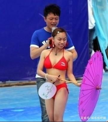 凤姐参加综艺节目秀身材
