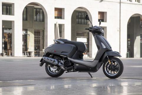 运动复古踏板摩托车,光阳like 125 sport意大利亮相