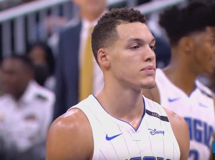 但是管理层对队中年轻球员们的成长情况仍然感到满意,尤其是阿隆-戈登