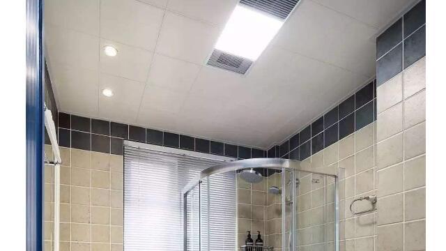 新房入住一个月,卫生间安装吊顶很成功,邻居纷纷效仿!