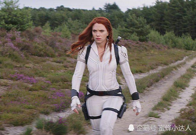 陈梦夺冠约表哥黄晓明回青岛聚一聚,斯嘉丽约翰逊状告