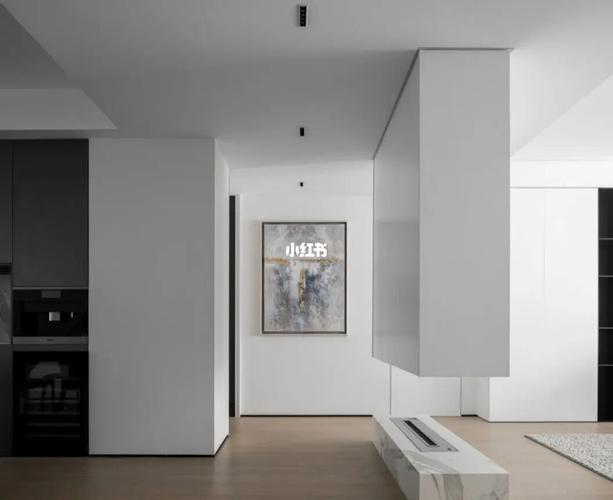 现代简约风,就选用极窄的踢脚线,超级美观大方.