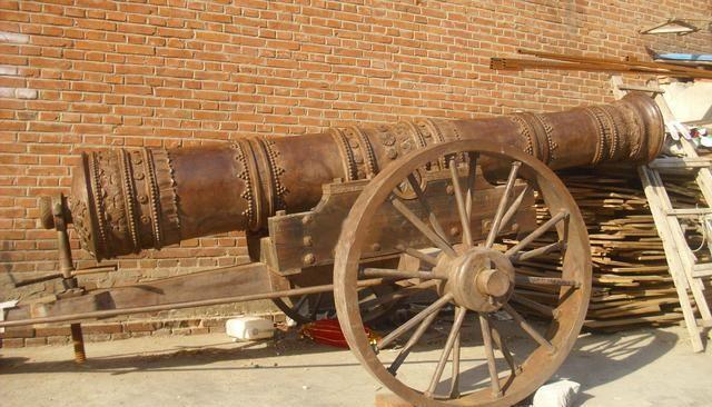 为什么红衣大炮是用泥模而不是铁模?铸造的炮管有什么