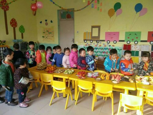 城北幼儿园小班师生祝大家元宵节快乐!