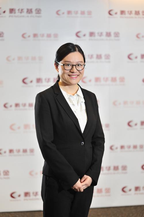 李君