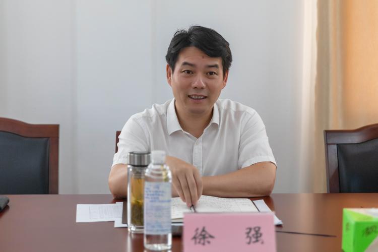 海曙区委书记徐强调研党校工作