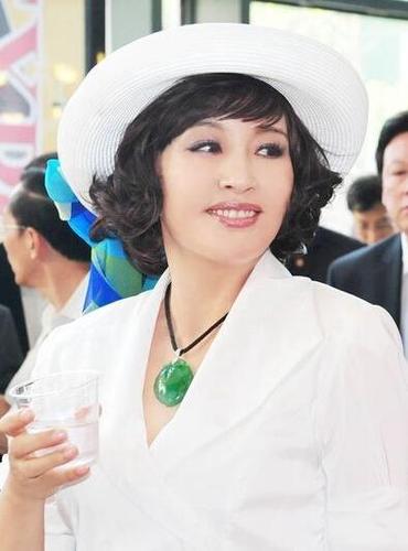 翡翠投资牛人刘晓庆,一只镯子价千万