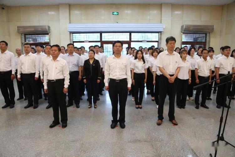 隆化县举行县处级党员领导干部重温入党誓词暨新党员代表入党宣誓活动