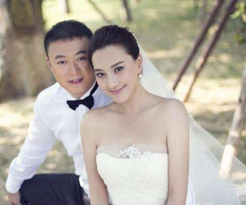 奥运冠军马琳和前妻现状!和妻子离婚被分千万家产,如今育二子