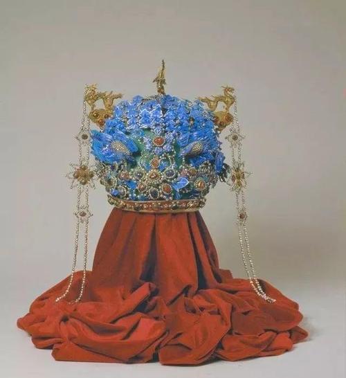 凤冠·华丽典雅的高定