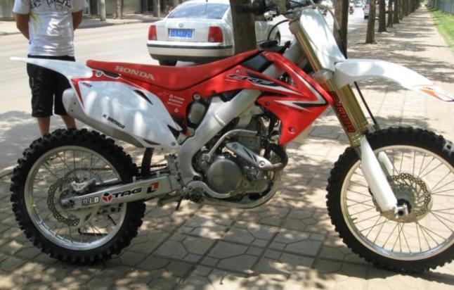 二手本田250摩托车