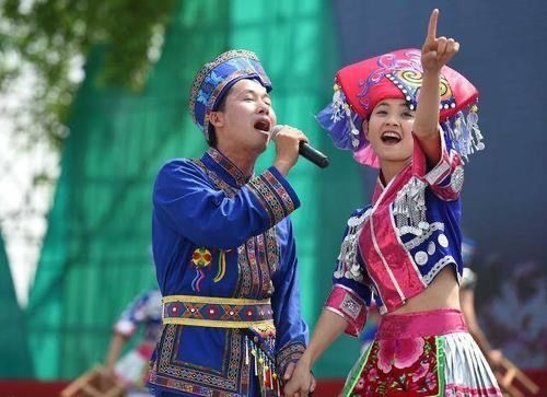 广西壮族山歌对唱经典对唱通俗易懂语言诙谐值得一看