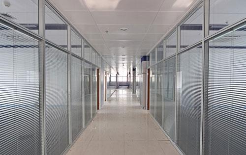 玻璃隔断/白钢隔断-大连博思白钢门业有限公司