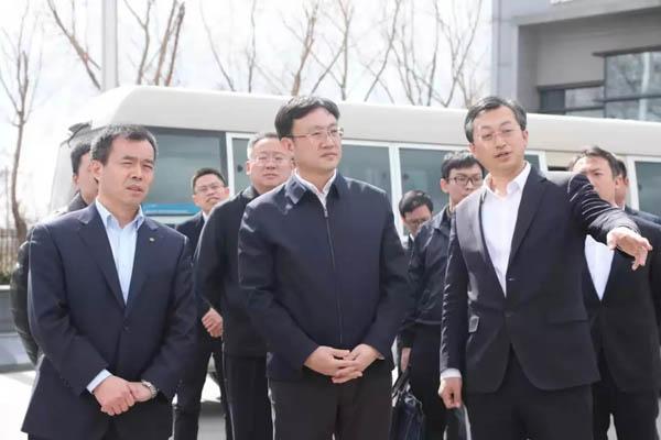 北京市经济和信息化局局长王刚一行调研福田戴姆勒汽车