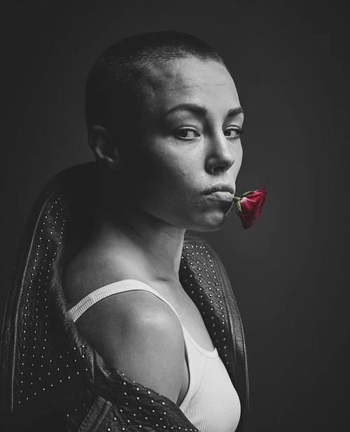 ufc冠军罗斯遭痛批!张伟丽追求者:罗斯可耻不讲武德,只会阴招