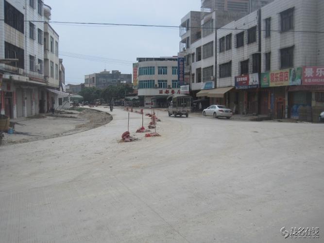 高州市泗水镇三叉路最新路面情况