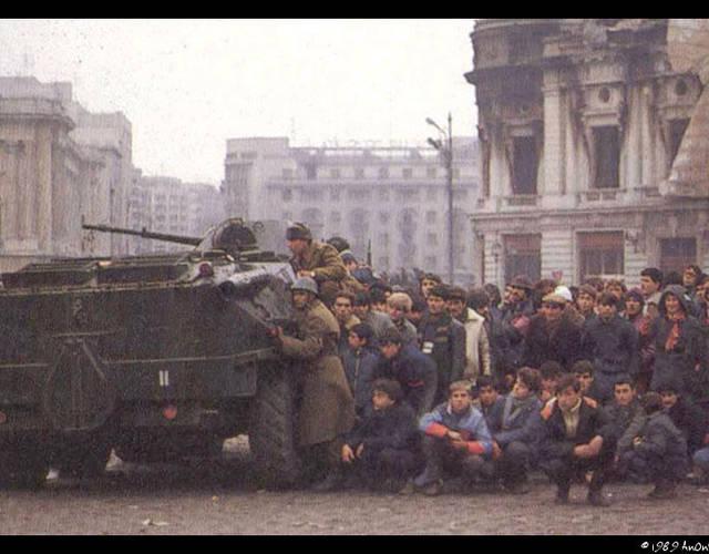 南斯拉夫演变后,南斯拉夫联邦解体,并爆发了激烈的地区性战争.