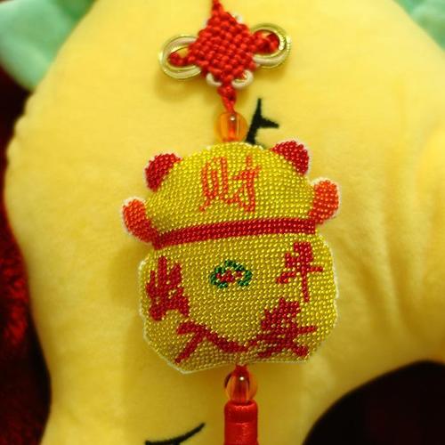 袋装十字绣车挂 平安福汽车挂件精准印花满珠绣招财猫红色黄色款