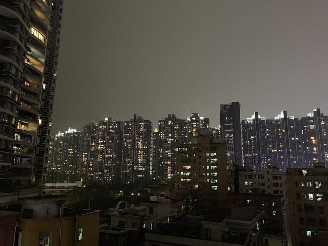 窗外夜景