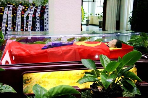 浑河呜咽——向好党员,好干部,知青楷模优秀代表薛晶玉遗体告别仪式