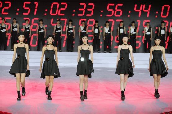 00后摘得2021第二十届中国职业模特大赛总决赛桂冠