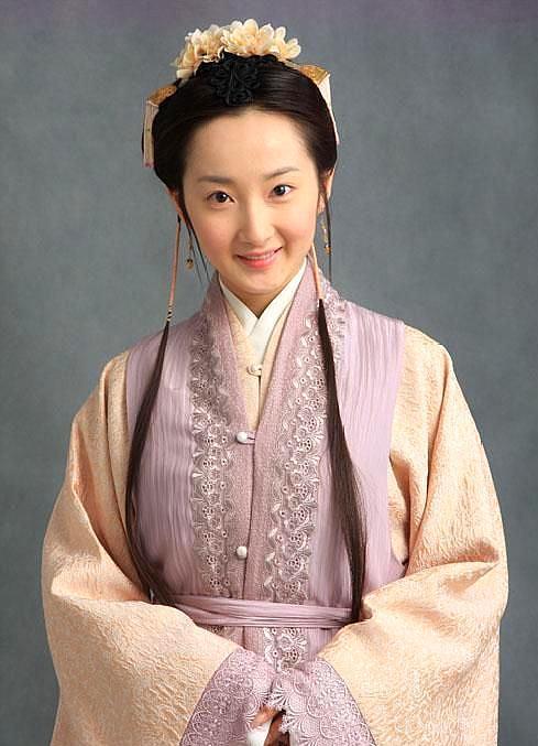 袭人这个人,或许有很多红楼梦的读者,对她印象极为不好.