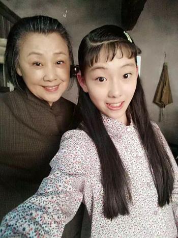 电视剧小草青青热播小燕子郭芯如走红