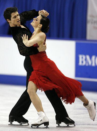 图文:加拿大站冰舞规定舞 维楚莫伊尔完美舞步