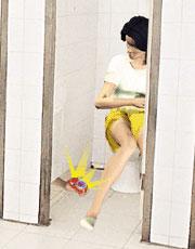 陈淑兰小便被偷拍发狂追淫虫