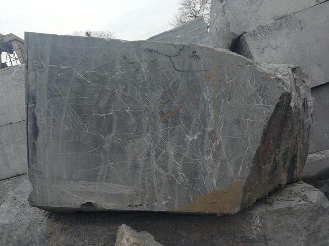 [供应] : 黑白根荒料矿山直销