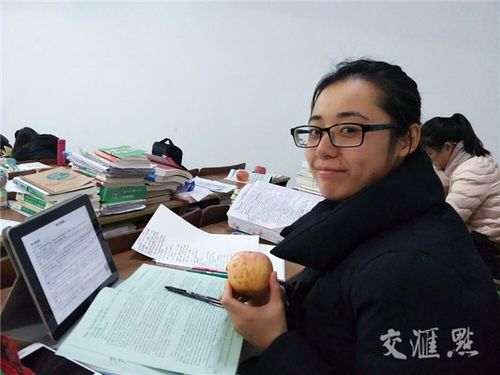 为使绘画内容不单一,倪媛媛构思了很久:"大多数形象都是我自创的,漫画